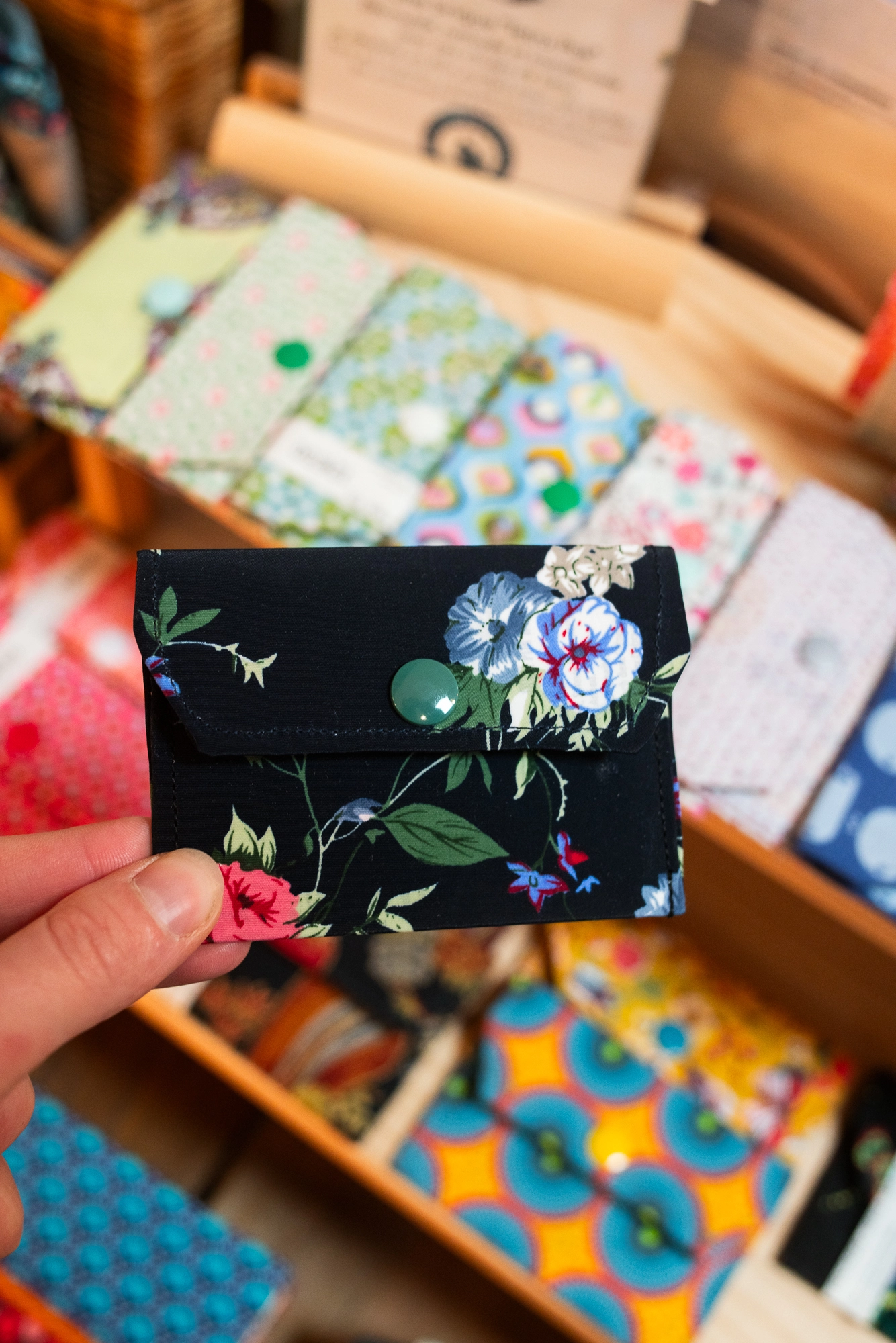 Porte-monnaie upcyclé réalisé à partir de brique tetrapak par Le Loup Qui Rêve